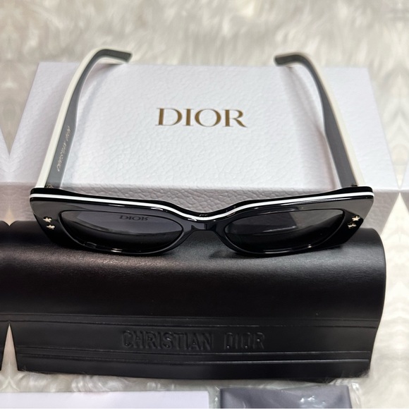 NEW 🔥 DiorPacific S1U Rectangular Sunglasses - Picture 12 of 16